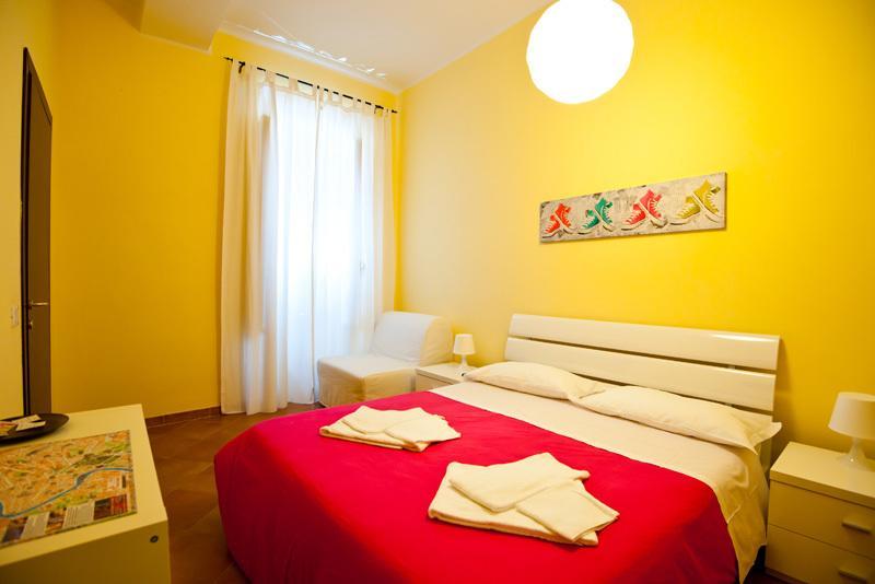 Rome Services Porta Castello Bilik gambar