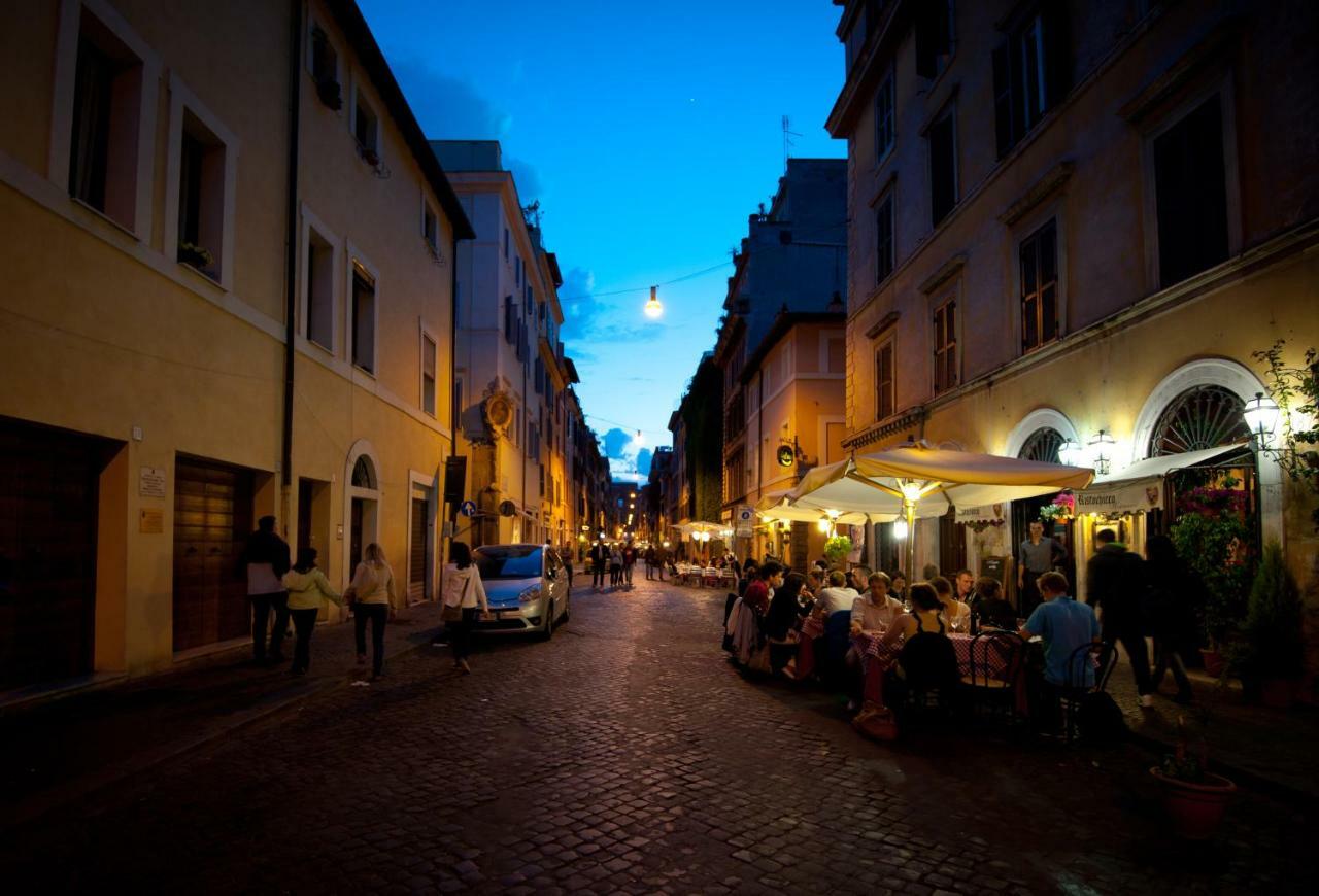 Rome Services Porta Castello Luaran gambar